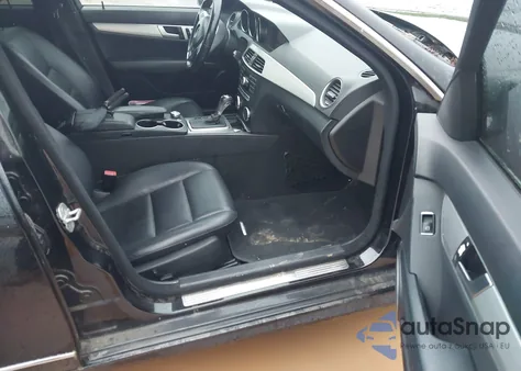 2013 Mercedes-Benz C 250 Sport из США, поврежденный, VIN WDDGF4HB2DR278254